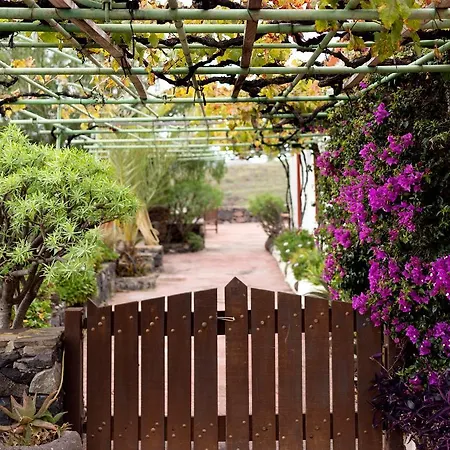 Casa rural El Drago Rural House *